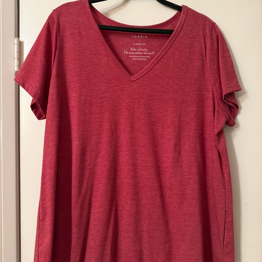 Torrid Classic Red Short Sleeve V-Neck Tee size 1